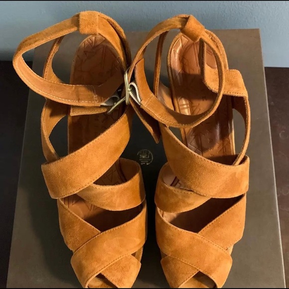 Chie Mihara Ghana Heeled Sandal - Picture 7 of 11